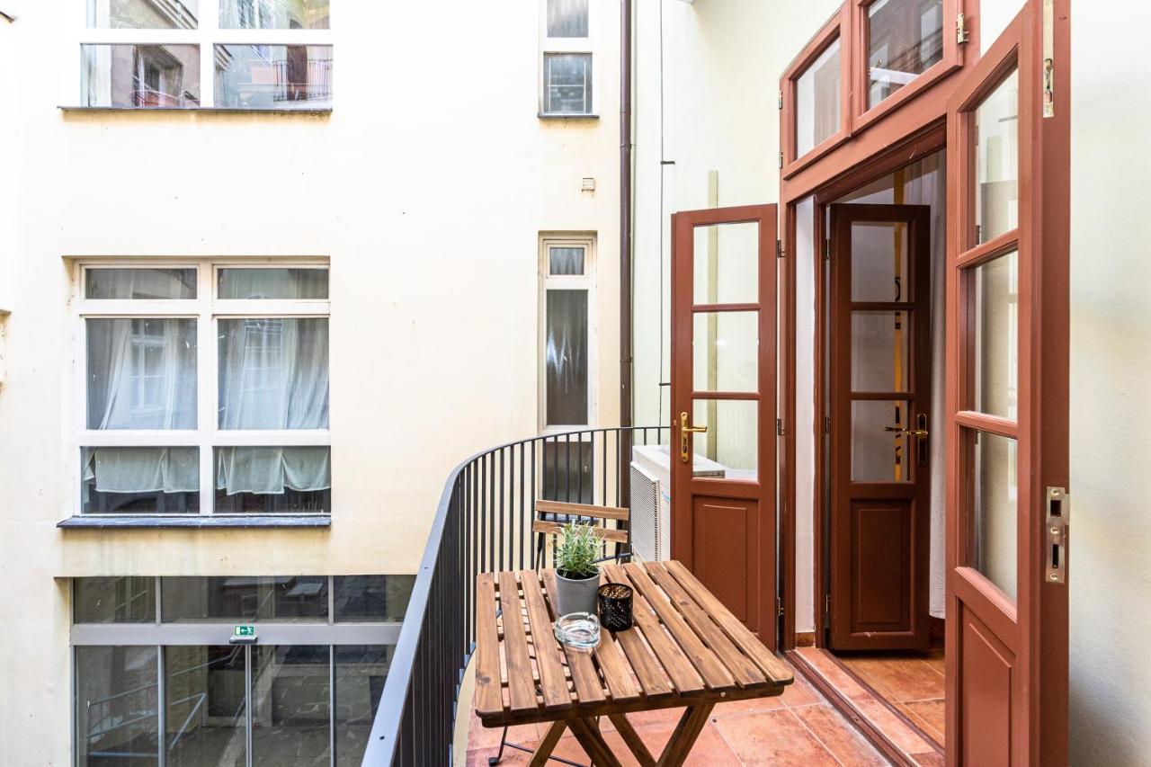 Charles In Old Town Apartament *