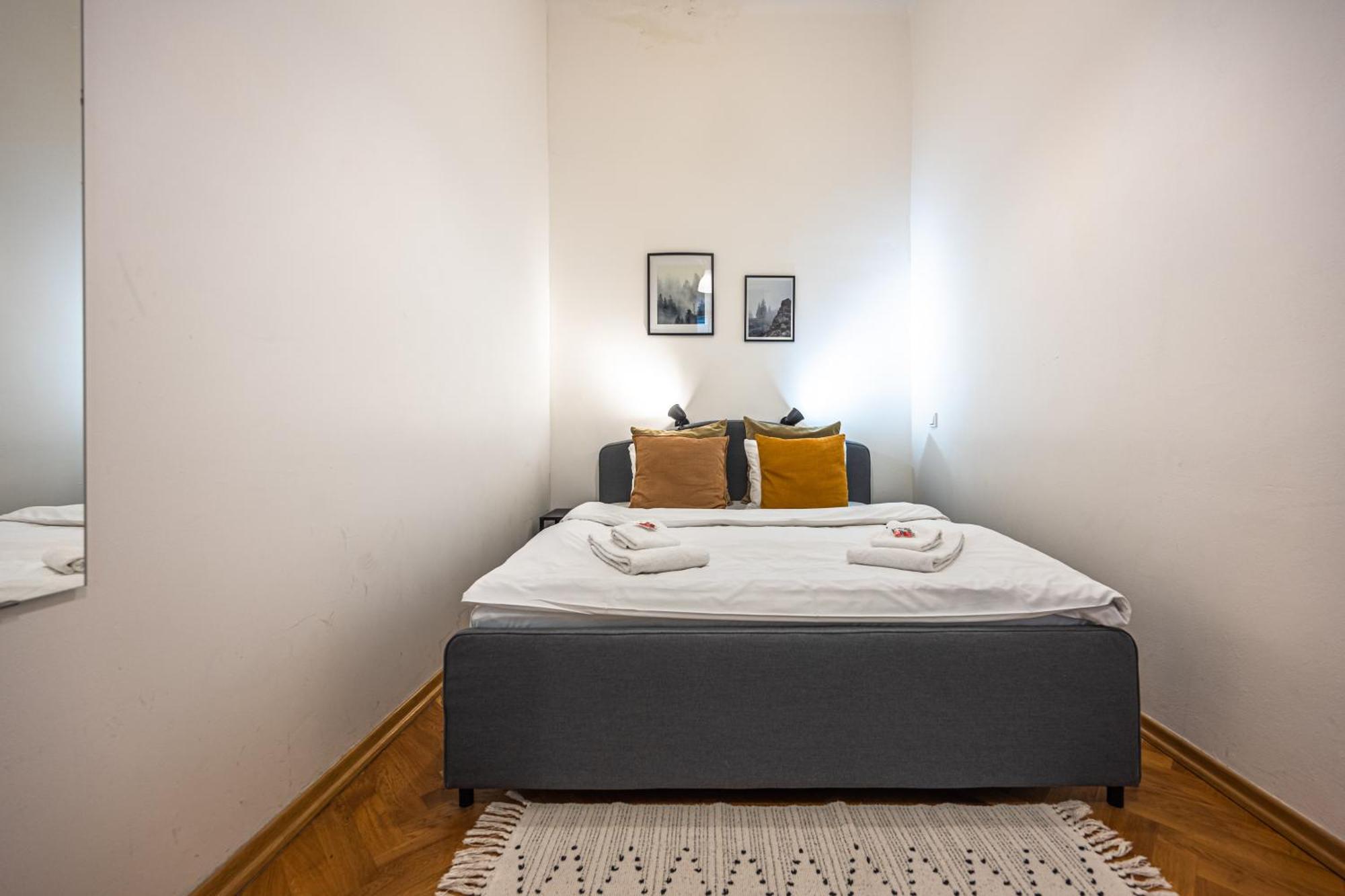 Charles In Old Town Apartament