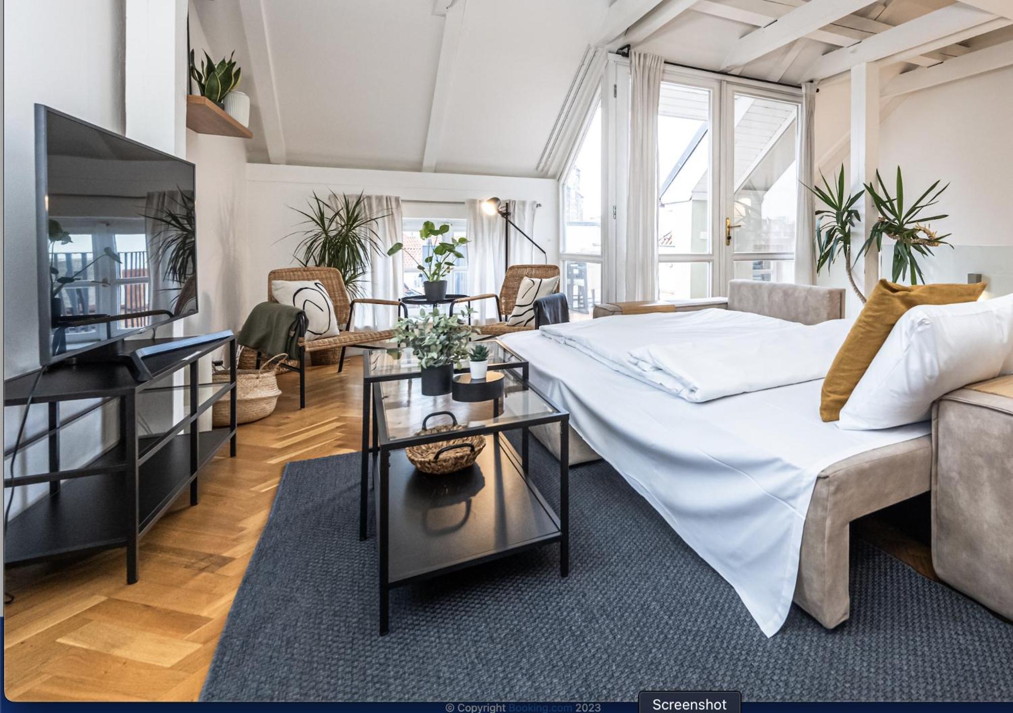 Charles In Old Town Apartament